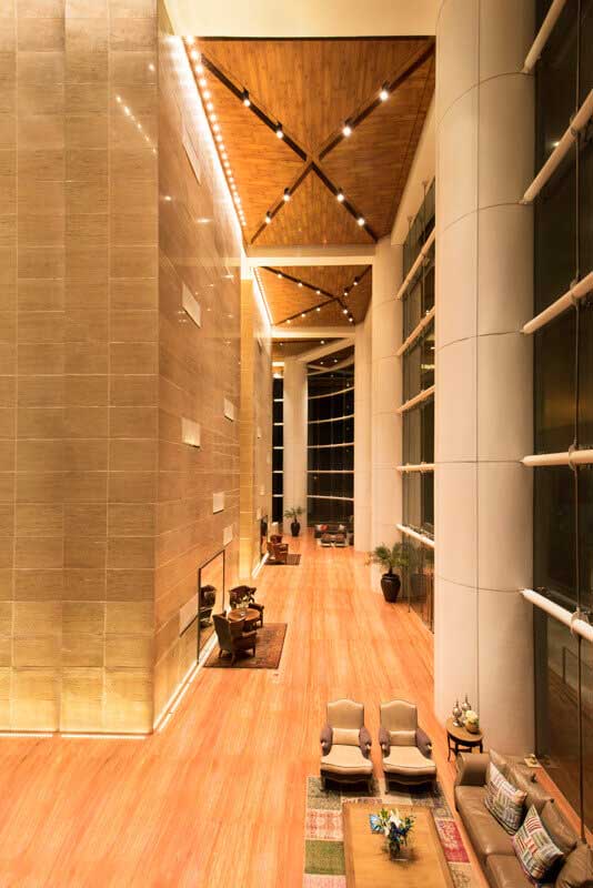 Sky full-height glazed facade, Golden Mile, Parel